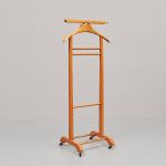 1056 2579 VALET STAND
